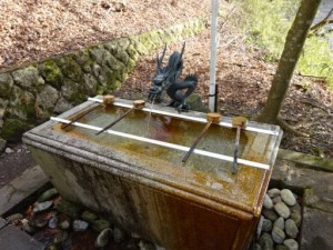 九頭龍神社のお手水