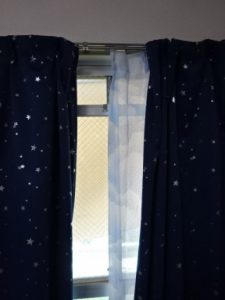 カーテン窓
