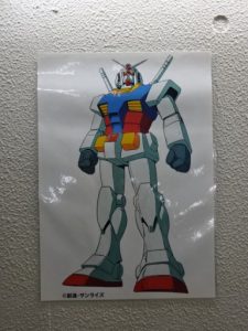 板橋駅、なぜかガンダムが